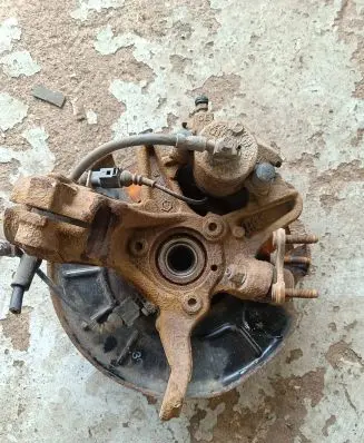 Volkswagen Golf VI Front wheel hub spindle knuckle