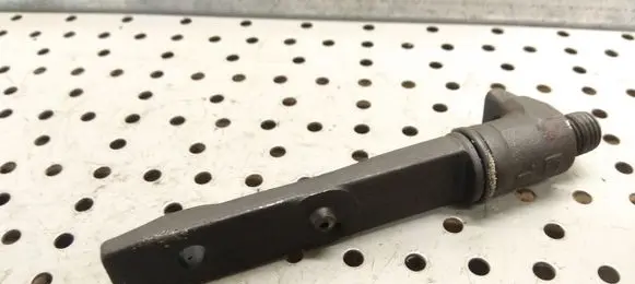 Opel Vectra B Fuel Injector clamp holder