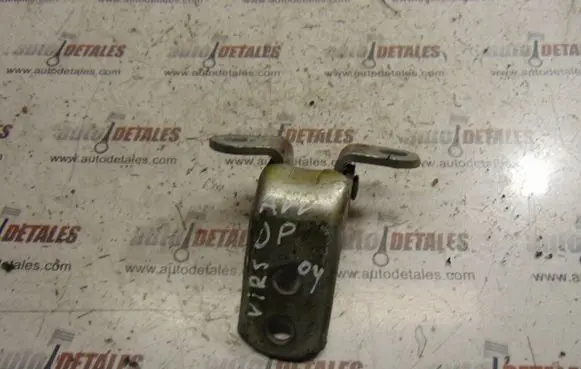 Toyota Avensis Verso Front door upper hinge