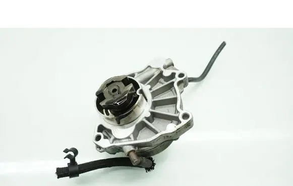 Opel Zafira C Vacuum pump 55205446