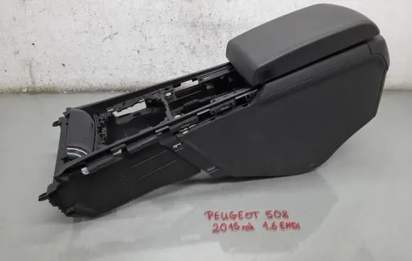 Peugeot 508 Center console