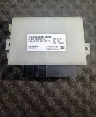 Mercedes-Benz A W177 Reducing agents exhaust control unit A0009008233