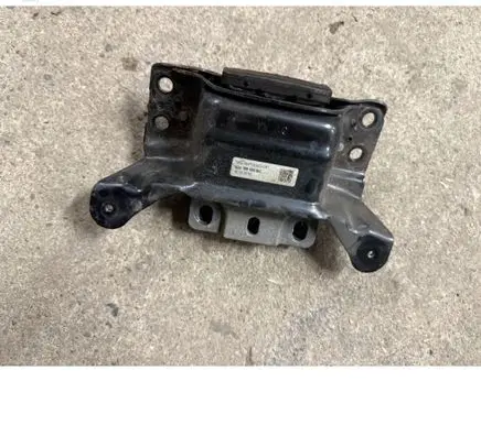 Seat Leon (5F) Engine mount bracket 5Q0199555BG
