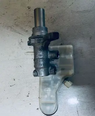 Ford Focus ST Master brake cylinder DV6121401