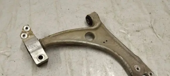 Audi Q3 8U Front lower control arm/wishbone 5n0407151e 5n0199231c