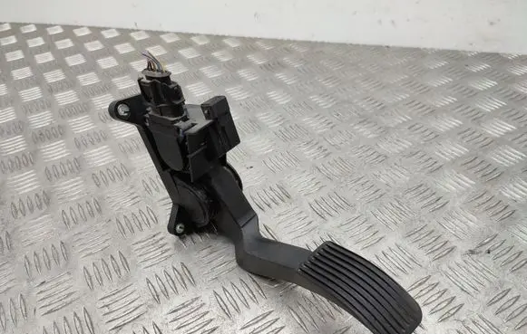 Mercedes-Benz Vito Viano W639 Accelerator throttle pedal A6393000604