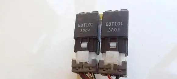Mitsubishi Carisma Other relay E8T101 3204