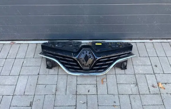 Renault Captur Front grill