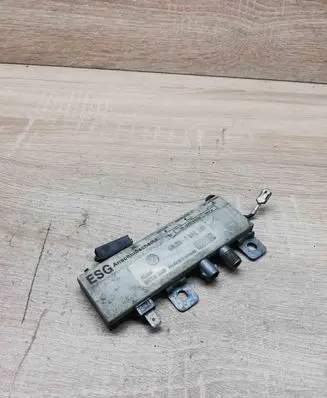 BMW 5 E34 Aerial antenna amplifier 1384421