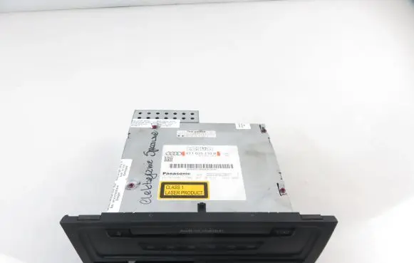 Audi A5 8T 8F CD/DVD changer 8T1035110B