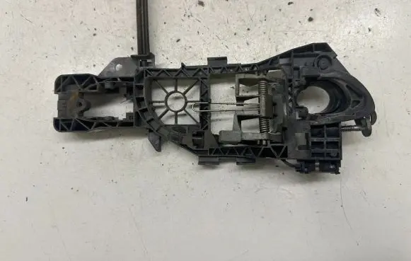 Rear door exterior handle/bracket