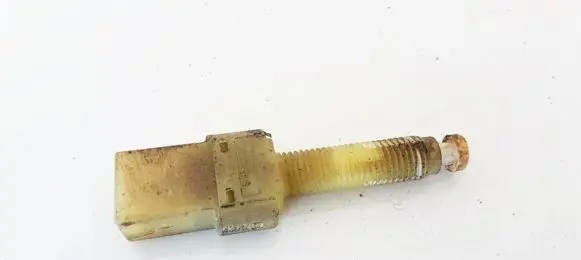 Volkswagen PASSAT B5 Brake pedal sensor switch 443945515