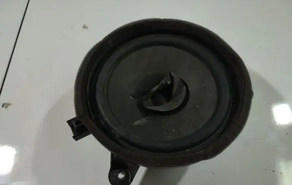Volvo V50 Front door speaker 30752083