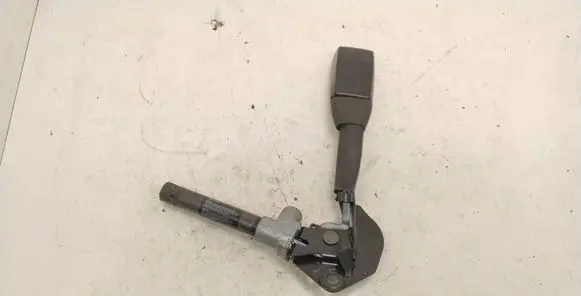 BMW 5 E39 Front seatbelt buckle 8257796