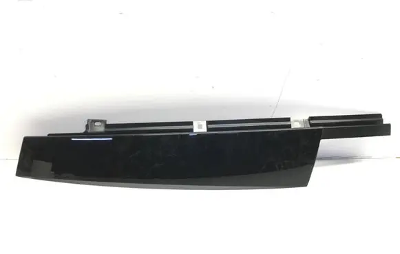 Volvo XC40 Front door glass trim molding 31448392 BD1UC