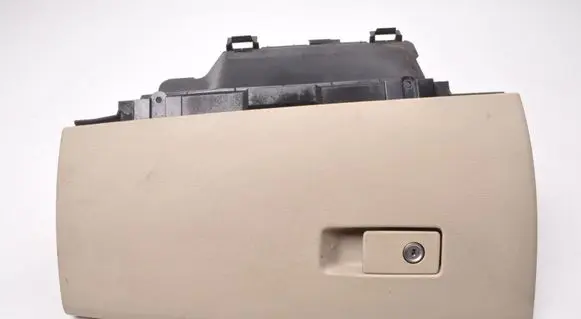 Volvo V70 Glove box 39891976