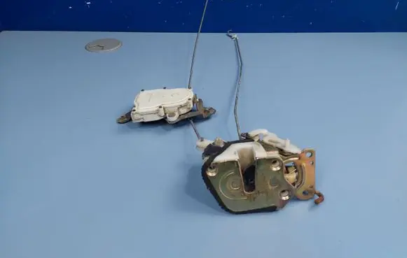 Mitsubishi Pajero Sport I Central locking motor MR432147