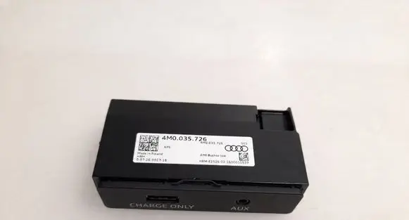 Audi Q7 4M AUX in-socket connector 4M0035726
