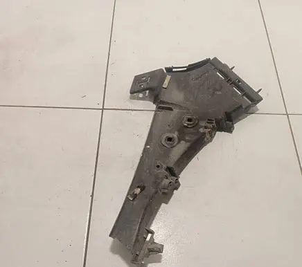 Audi Q7 4L Front bumper mounting bracket 4L0807284