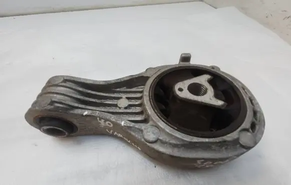 Engine mount bracket
