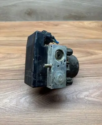 Toyota Hilux (AN10, AN20, AN30) ABS Pump 210412062174