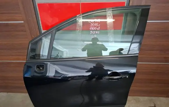 Renault Captur Front door
