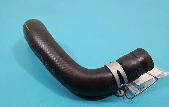 Engine coolant pipe/hose