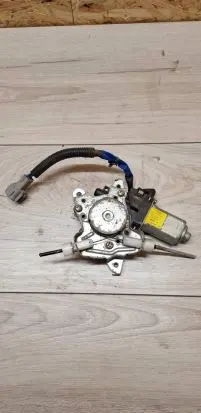 Nissan X-Trail T30 Front window lifting mechanism without motor 807318H301 0176057B