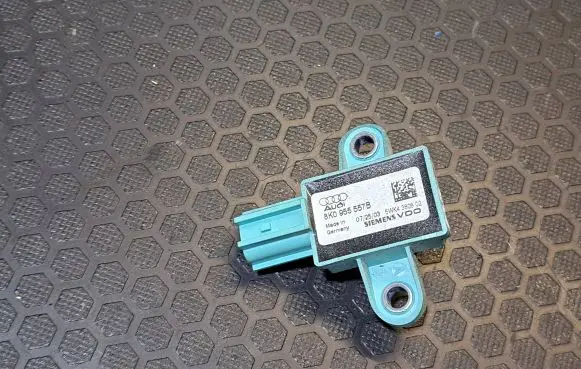 Audi A5 8T 8F Airbag deployment crash/impact sensor 8K0955557B 5WK4380802