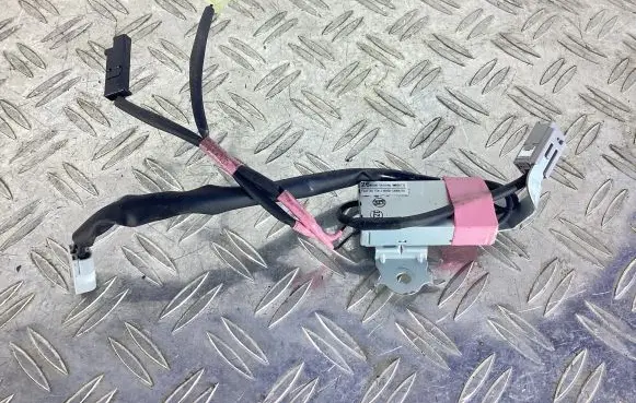 Lexus RC Aerial antenna amplifier 8630024410
