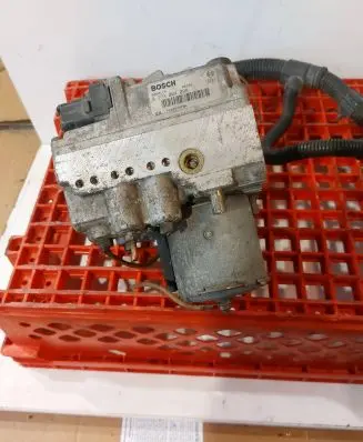 Volkswagen Transporter - Caravelle T4 ABS Pump 0273004098 703907379A