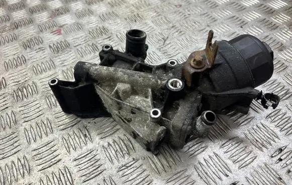 Opel Corsa D Oil filter mounting bracket B538