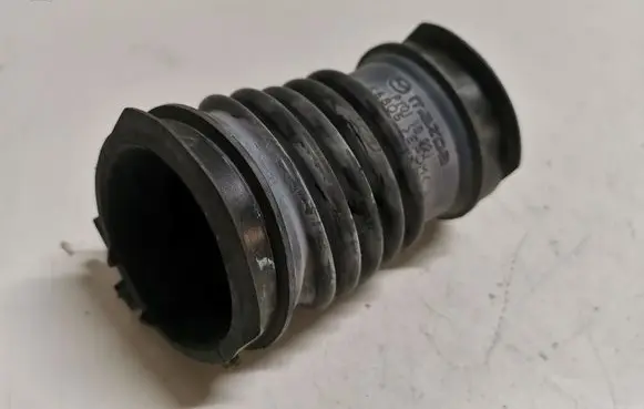 Mazda CX-5 Air intake hose/pipe PY0113221