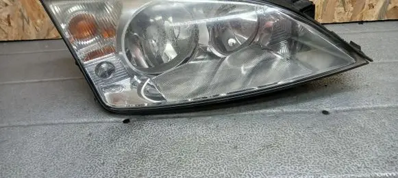 Ford Mondeo Mk III Front reflector 