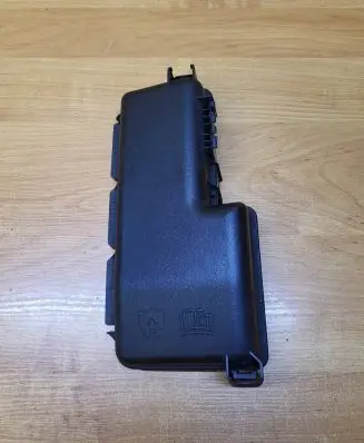 Volvo XC90 Fuse box cover 30772921