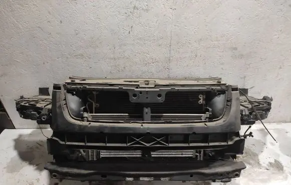 Volkswagen Touareg I Radiator support slam panel