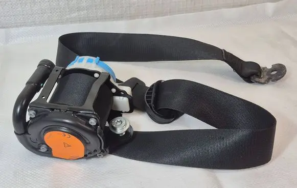 Mercedes-Benz B W246 W242 Rear seatbelt 0589P10026