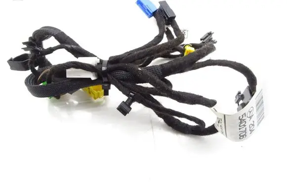 Mercedes-Benz C W204 Right interior wiring harness A2045401706