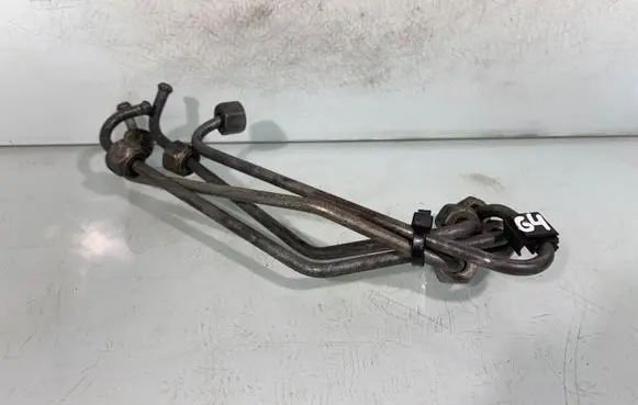 Fuel injector supply line/pipe