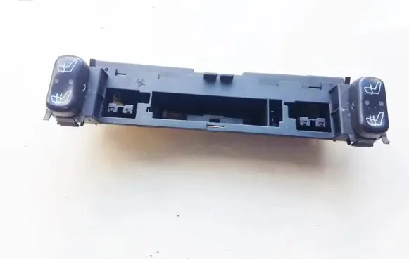 Mercedes-Benz E W210 Seat heating switch 2108200151 679305