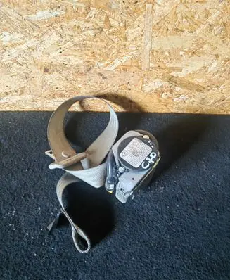 Volvo C70 Front seatbelt 31351420