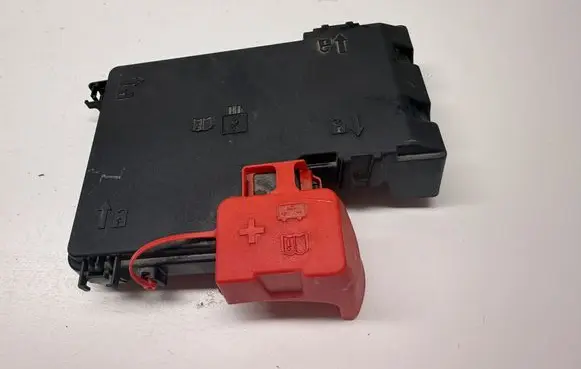 Ford Mustang VII Fuse box cover PR3T14A003AA PR3T14A003