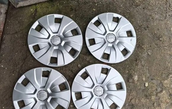 Seat Ibiza IV (6J,6P) R15 wheel hub/cap/trim 6J0601147