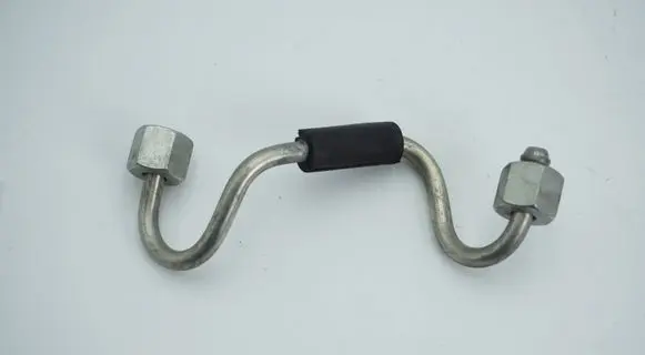 Nissan Navara D40 Fuel injector supply line/pipe 