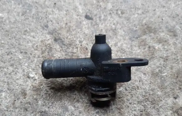 Ford Transit Thermostat housing 