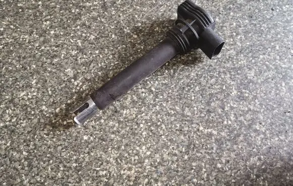 Volkswagen Tiguan High voltage ignition coil 0221604109 06H905115