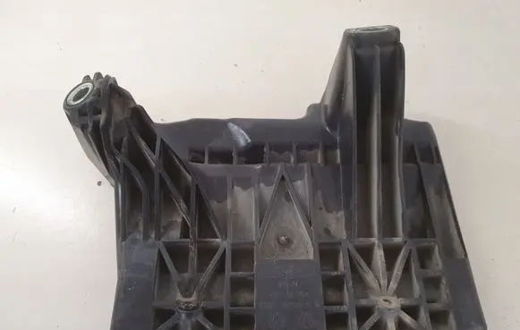 Battery tray