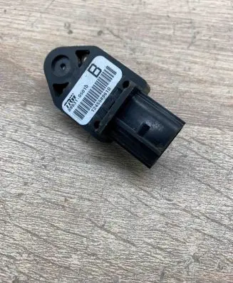 Toyota Avensis T250 Airbag deployment crash/impact sensor 8983105010 Used