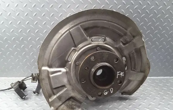 BMW 5 F10 F11 Rear wheel hub 6793770