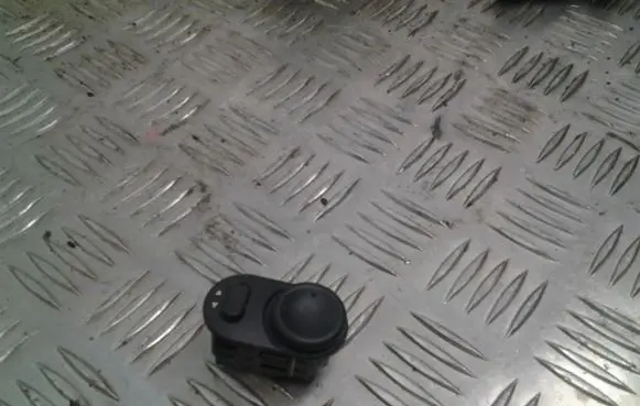 Opel Astra G Wing mirror switch 09226861